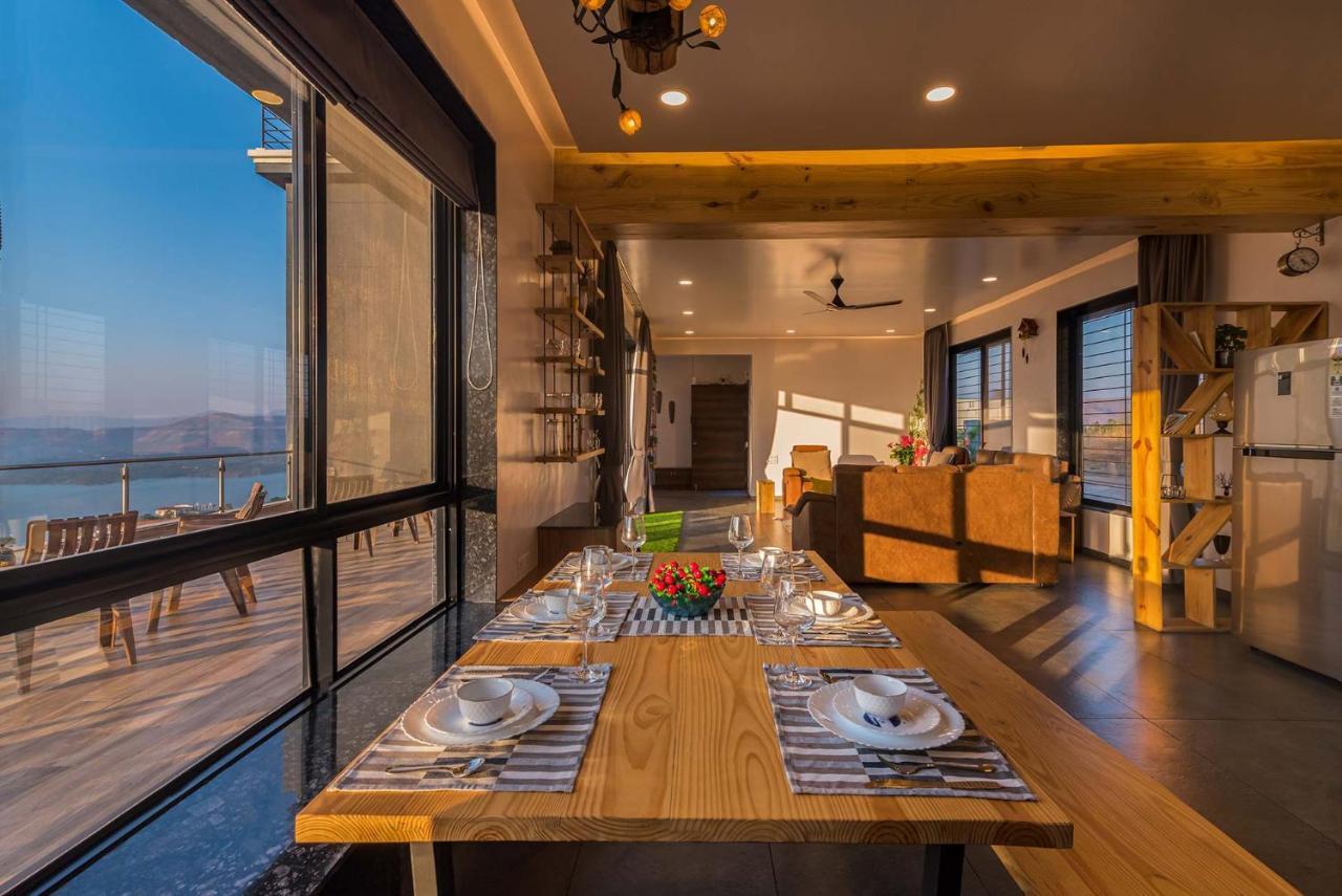 Eyes On The Lake By Stayvista - A Hillside Villa With A Captivating View Of The River Pune Bagian luar foto