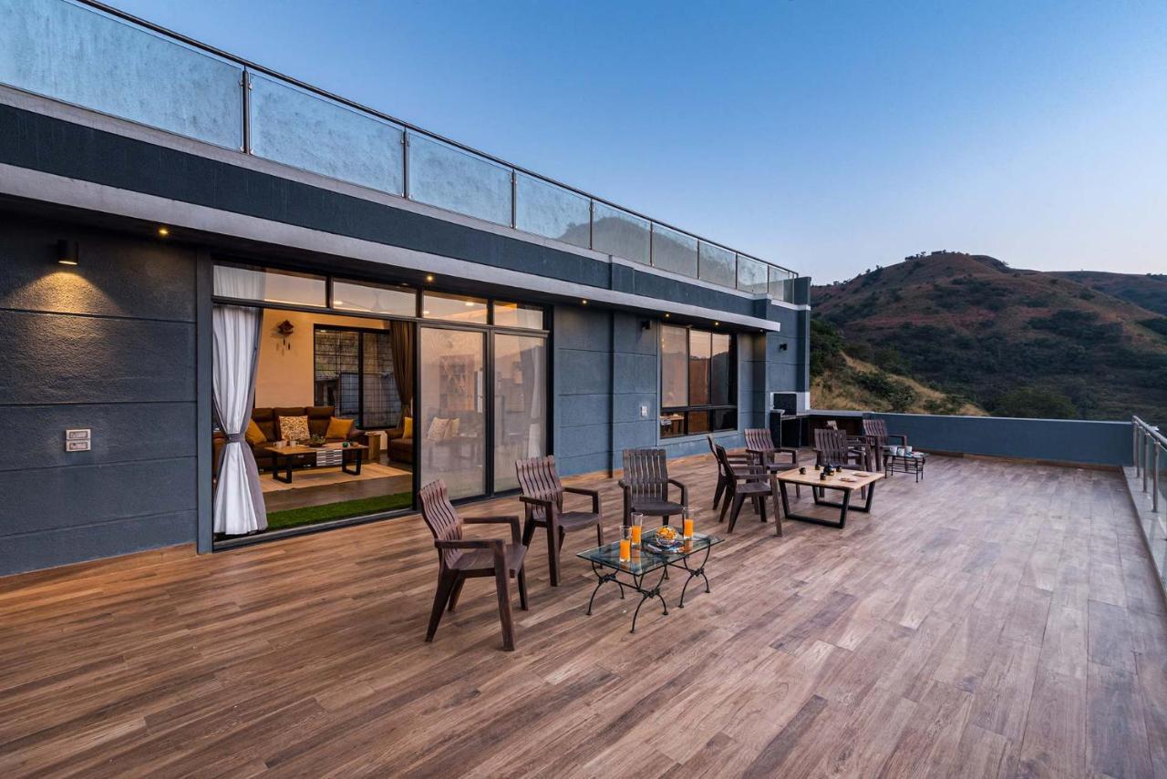 Eyes On The Lake By Stayvista - A Hillside Villa With A Captivating View Of The River Pune Bagian luar foto