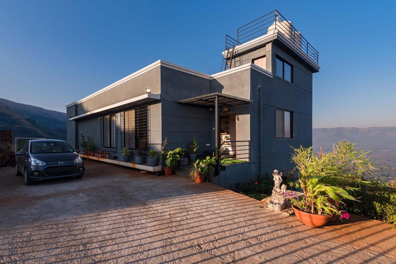 Eyes On The Lake By Stayvista - A Hillside Villa With A Captivating View Of The River Pune Bagian luar foto