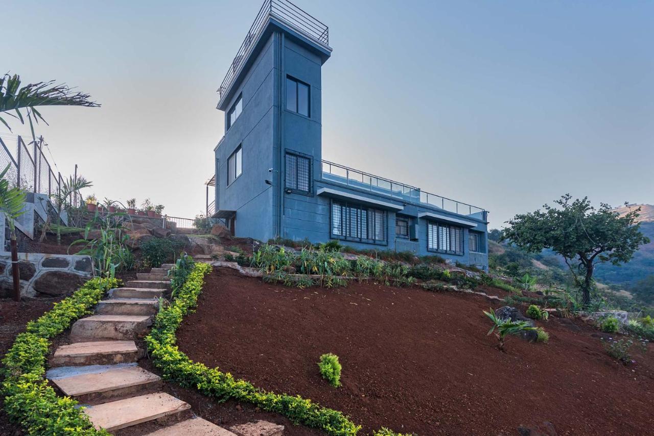 Eyes On The Lake By Stayvista - A Hillside Villa With A Captivating View Of The River Pune Bagian luar foto